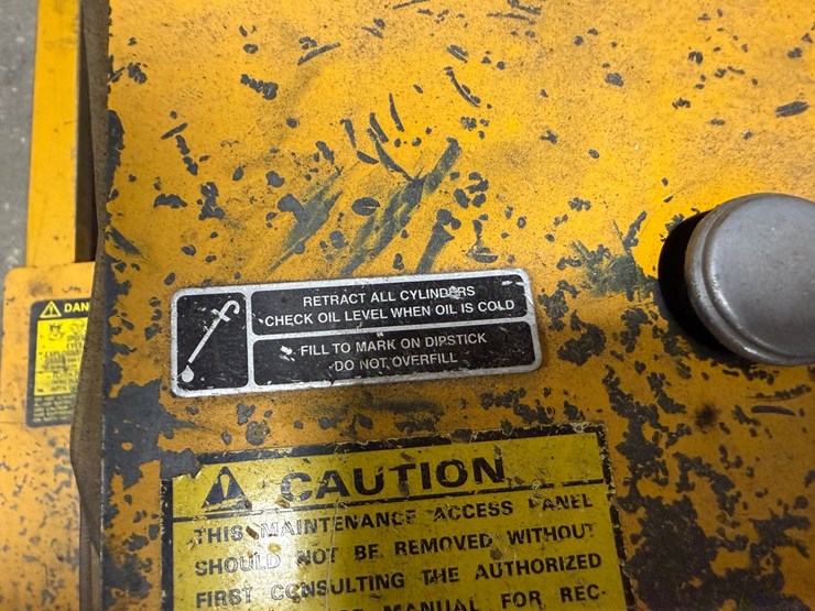 #2074-•-big-joe-electric-lift-truck-image-13