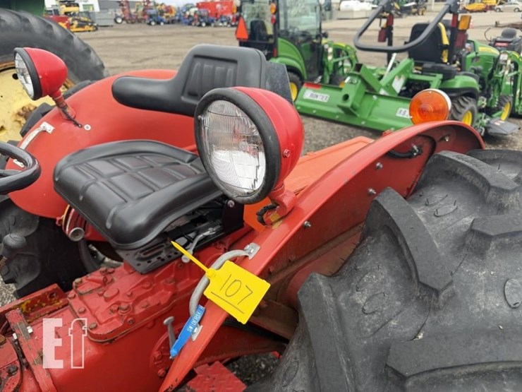 massey-ferguson-135-image-21