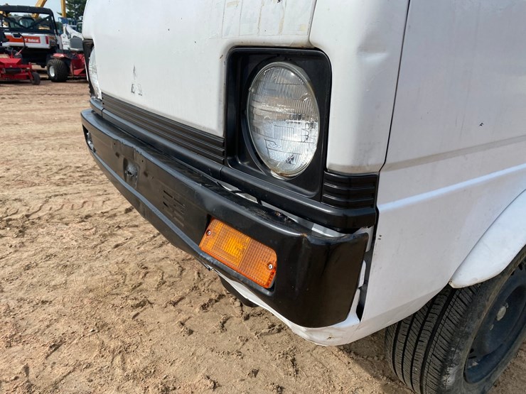 #1561-•-mitsubishi-minicab-truck-(no-title)-image-11