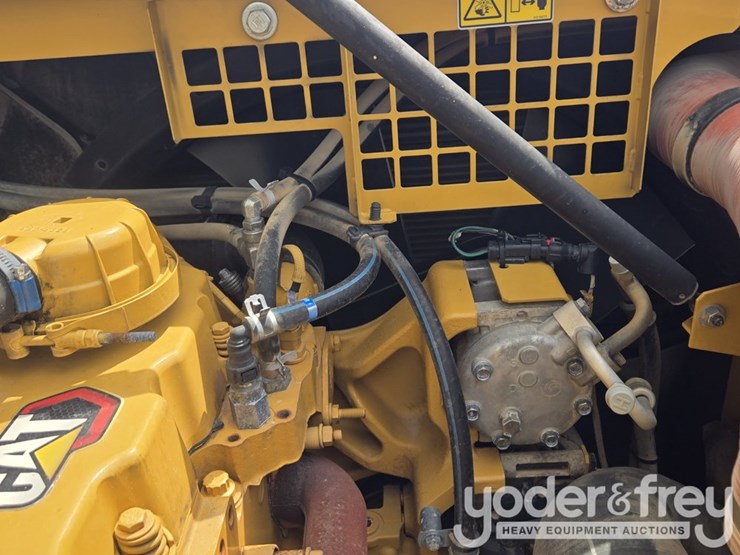 2021-caterpillar-336-image-104