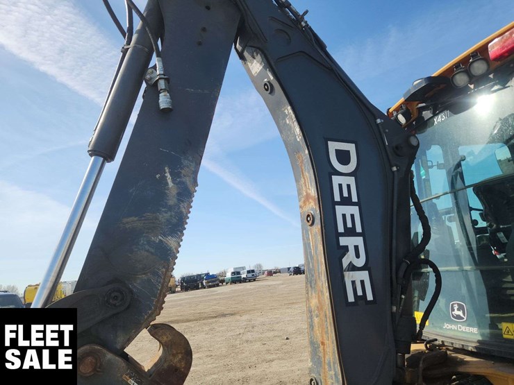 2016-deere-410l-image-41