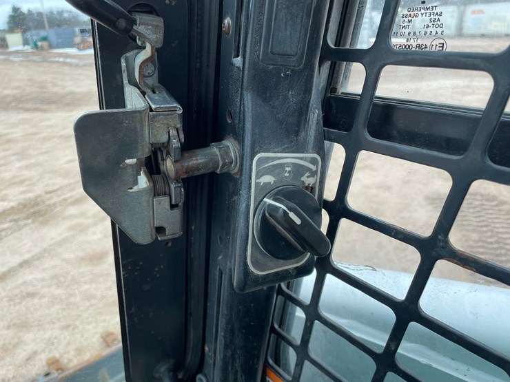 2016-bobcat-t770-image-40