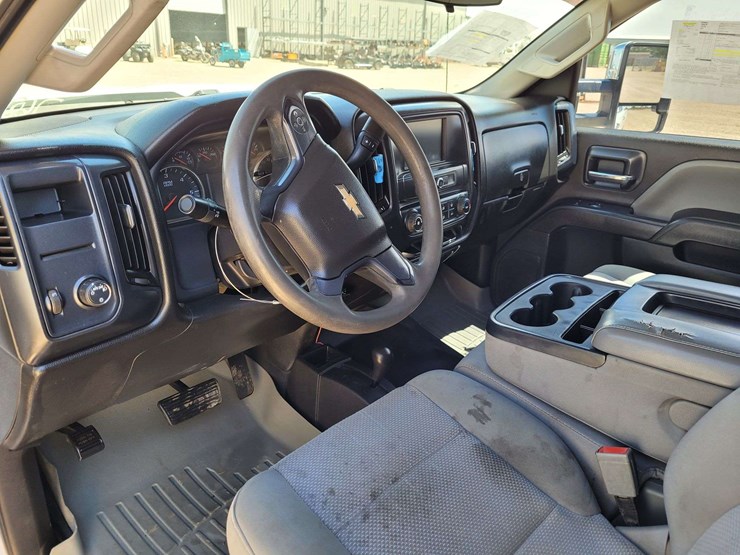 2016-chevrolet-silverado-2500-image-16