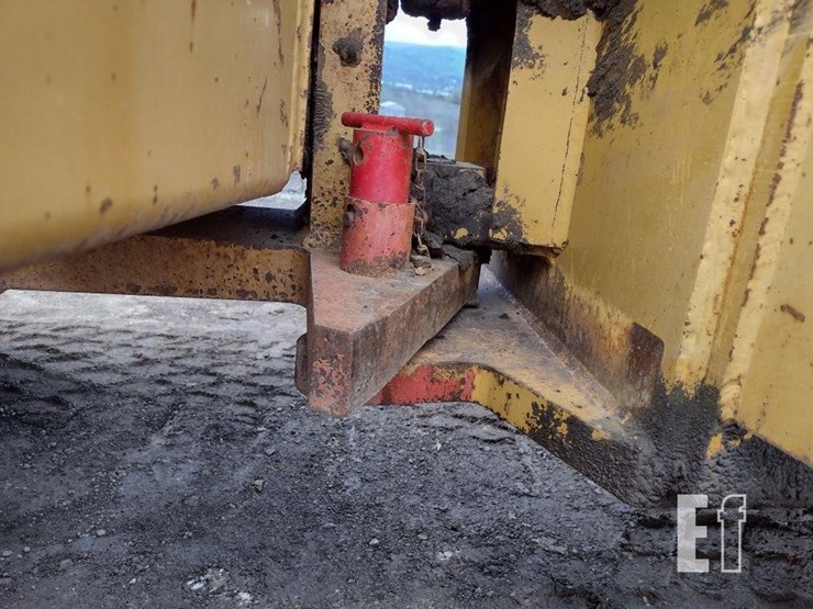 1999-caterpillar-cs-563c-image-15