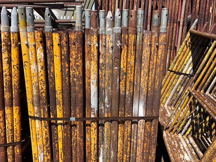 scaffolding-on-carring-cage.-image-1