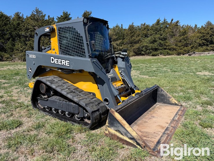 2011-deere-333d-image-3
