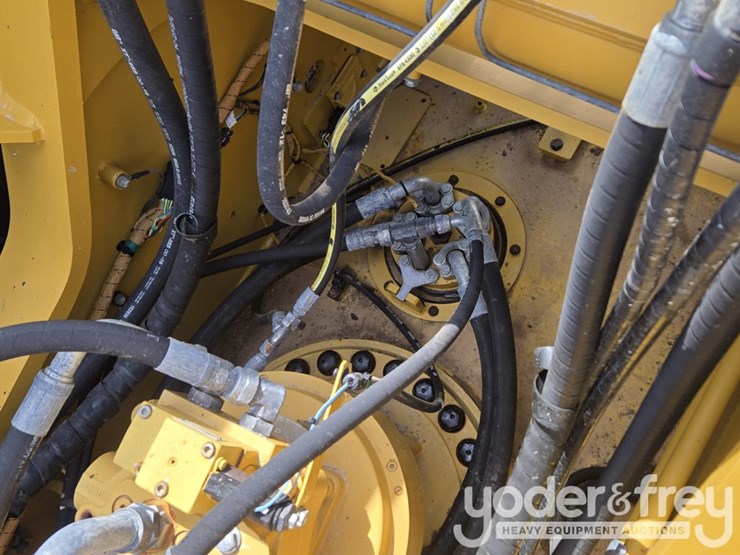 2021-caterpillar-336-image-122