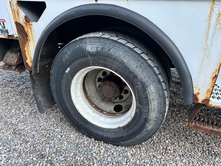 2016-international-durastar-4300-image-13