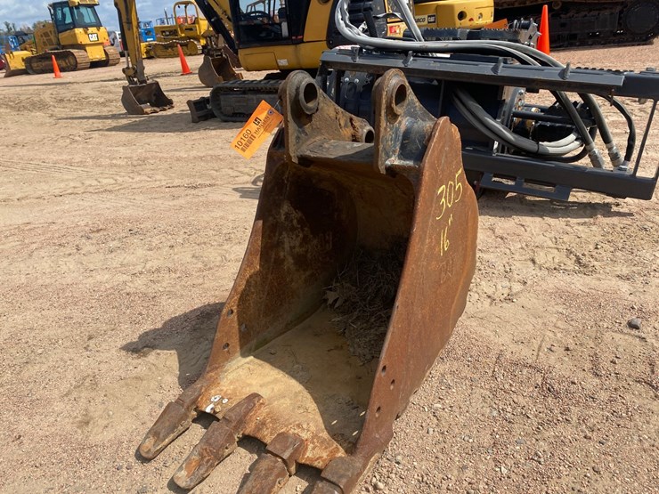 caterpillar-305-image-12