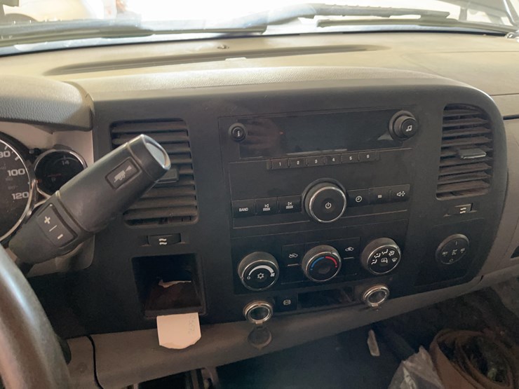 2013-chevrolet-3500-image-52