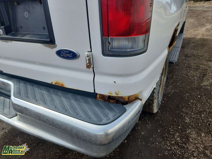2009-ford-cargo-image-33