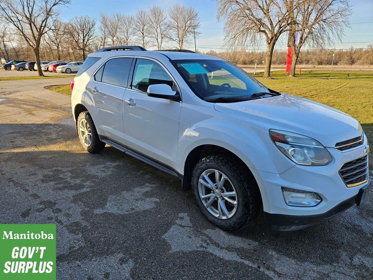 2016-chevrolet-equinox-lt-image-2