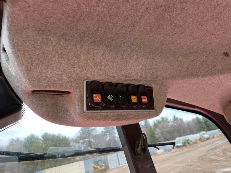 2013-manitou-mlt840-image-37