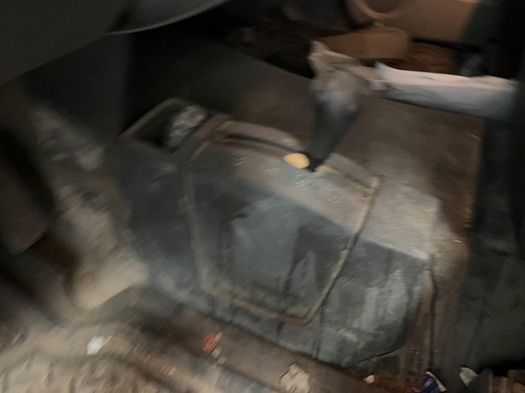 2013-chevrolet-3500-image-49