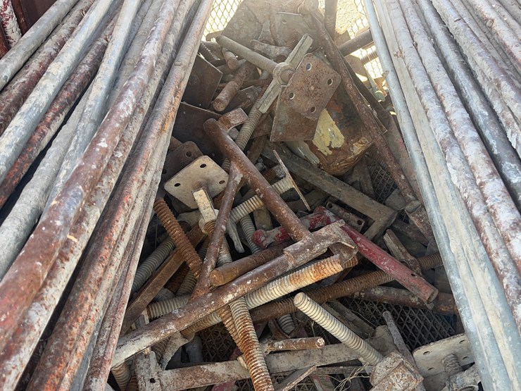 scaffolding-on-carring-cage.-image-6