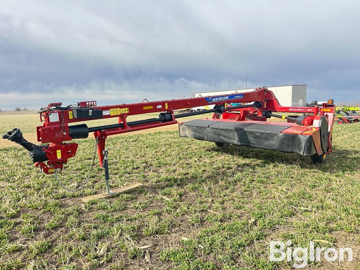 2021-new-holland-313-image-1