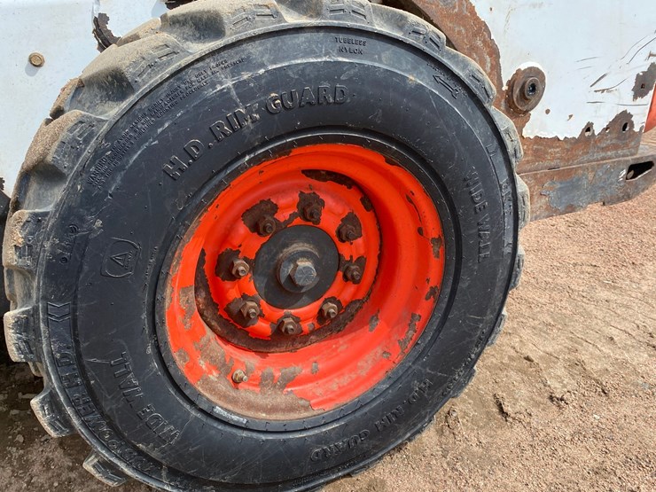 2014-bobcat-s590-image-20