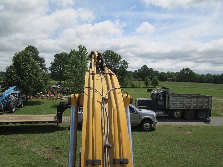 deere-200-lc-image-45