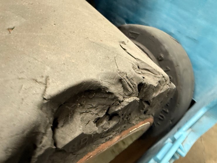 #2049-•-tote-of-forklift-tires-image-7