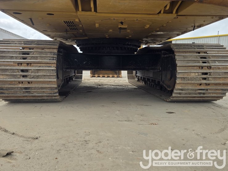 2021-caterpillar-336-image-24