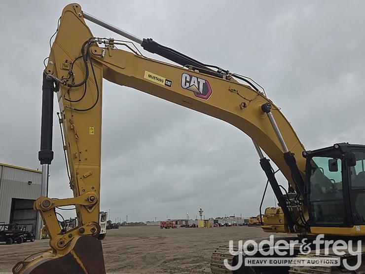 2021-caterpillar-336-image-29