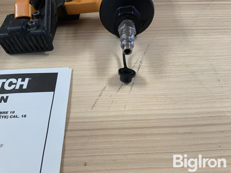 bostitch-sb-125bn-brad-nailer-image-10