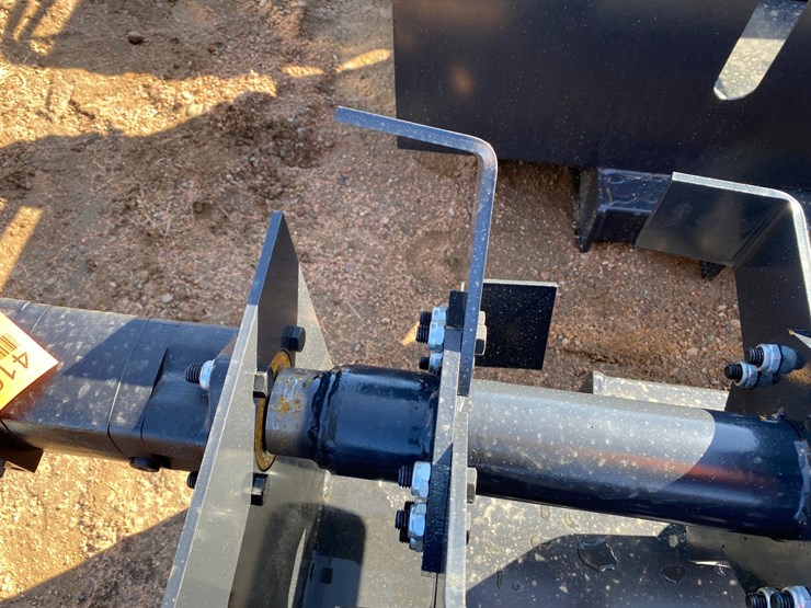 #4102-•-72"-jct-hydraulic-tiller-attachment-image-7
