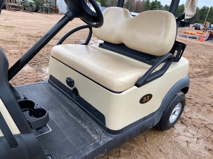 #1578-•-club-car-electric-golf-cart-with-charger-image-15