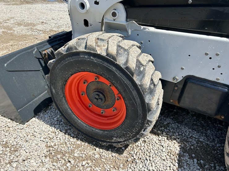 2022-bobcat-s770-image-16