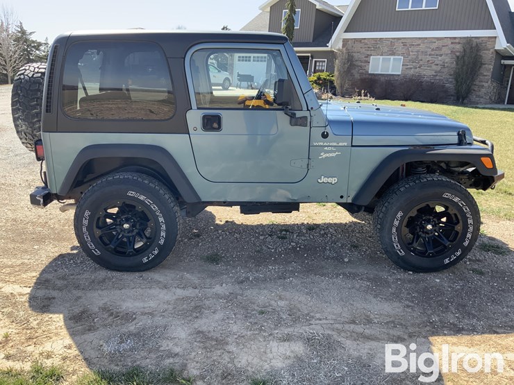 1999-jeep-wrangler-sport-image-4