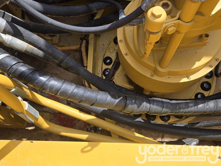 2021-caterpillar-336-image-121