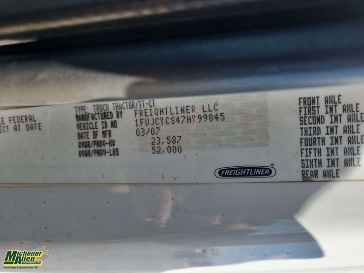 2007-freightliner-m2-106-image-7