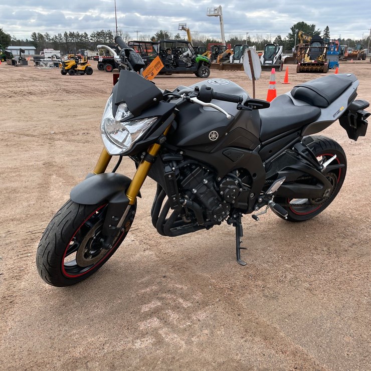 #1634 • 2012 Yamaha FZ8-N Motorcycle (Has WI Title)