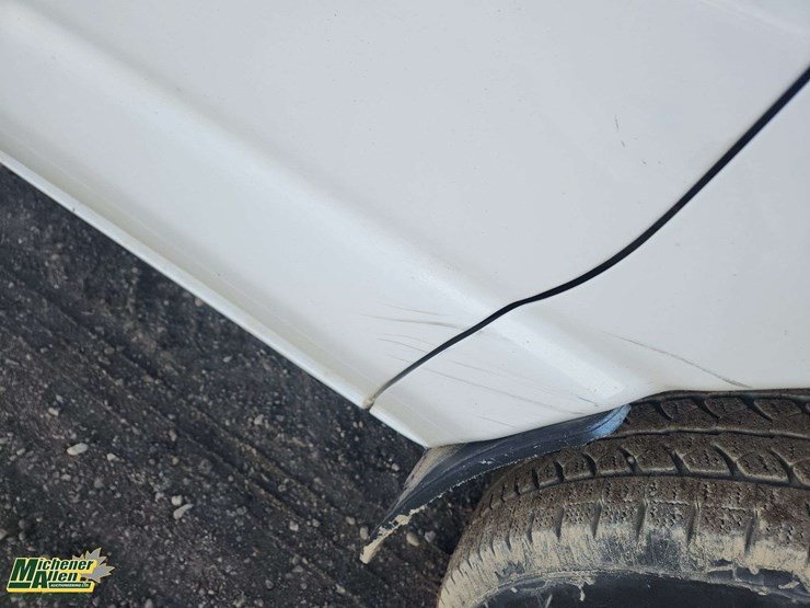 2010-ford-cargo-image-32
