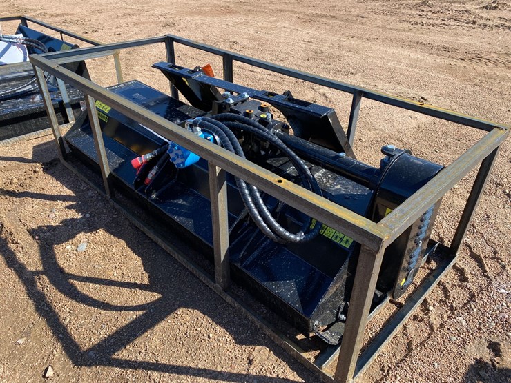 #4084-•-mower-king-70"-hydraulic-flail-mower-attachment-image-3