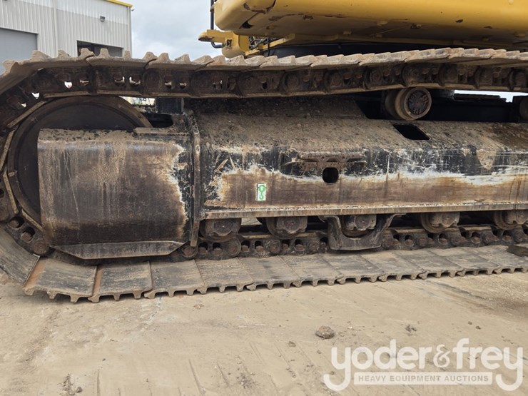 2021-caterpillar-336-image-11