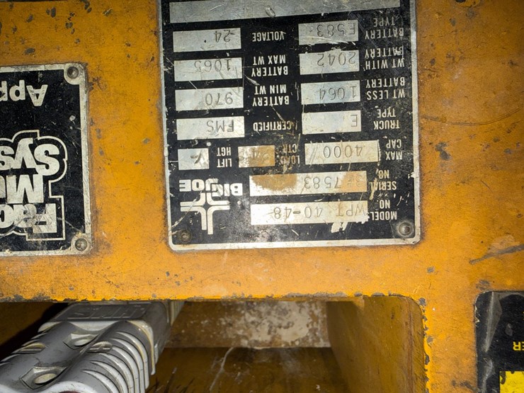 #2072-•-big-joe-electric-lift-truck-image-9