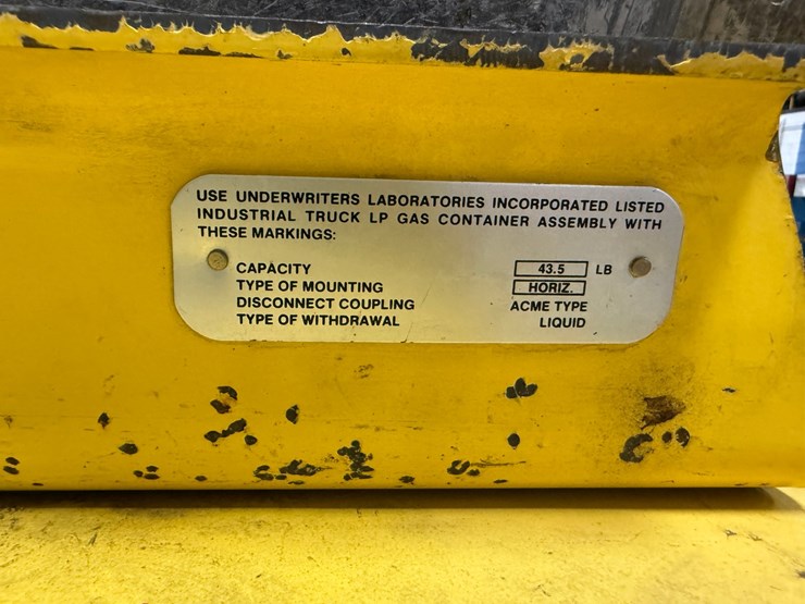 #2000-•-hyster-7700lb-forklift-image-20