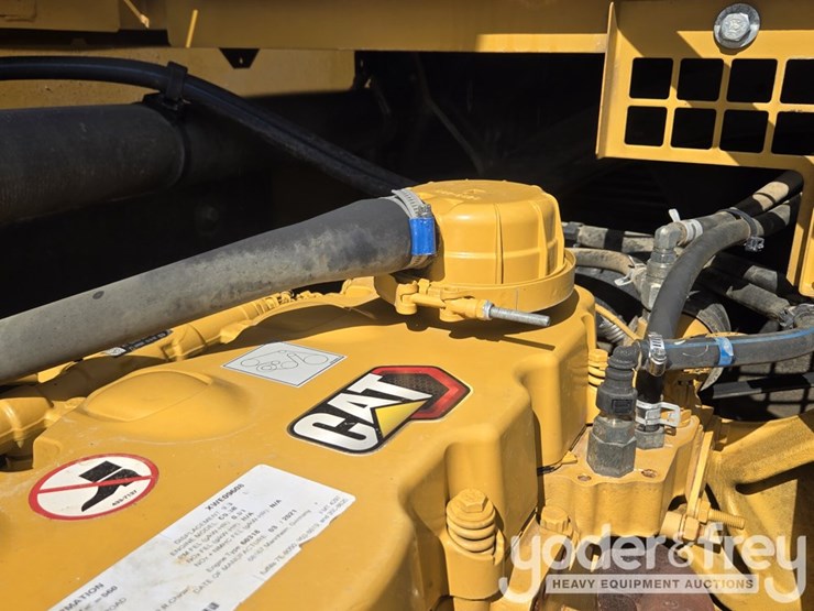 2021-caterpillar-336-image-79