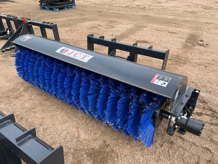 #4134-•-jct-72"-hydraulic-sweeper-angle-broom-image-1