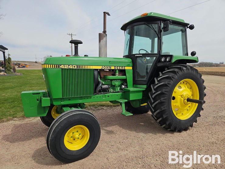 1982-john-deere-4240-image-1