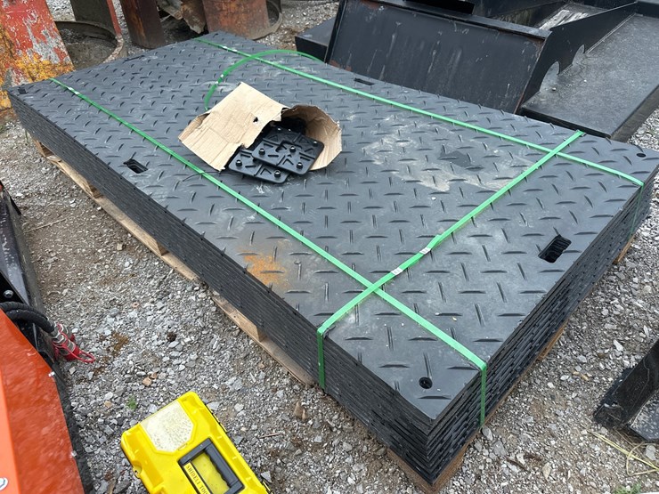 #1629-•-(12)-polyethylene-board-roadbed-protection-mats-image-1