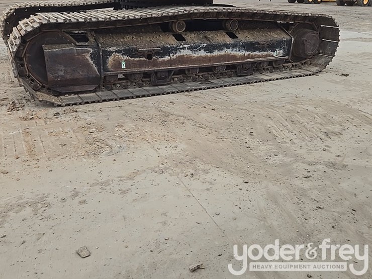 2021-caterpillar-336-image-9