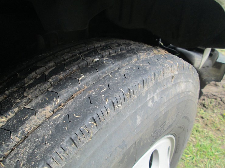 2016-freightliner-cascadia-113-image-19