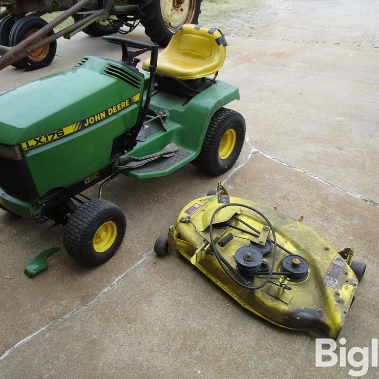 JOHN DEERE LX176
