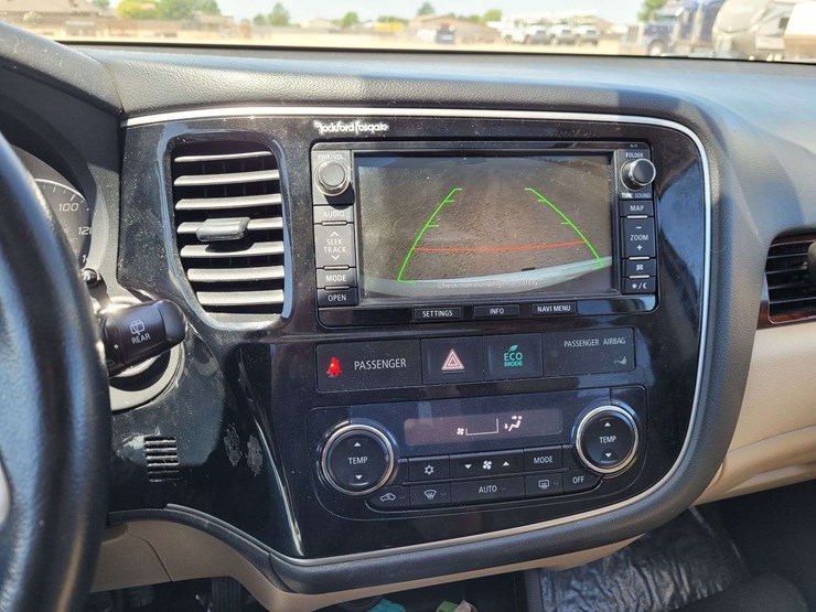 2014-mitsubishi-outlander-image-22