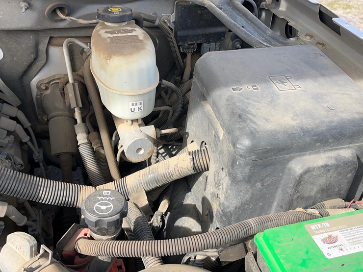 2006-chevrolet-silverado-2500-pickup-image-54