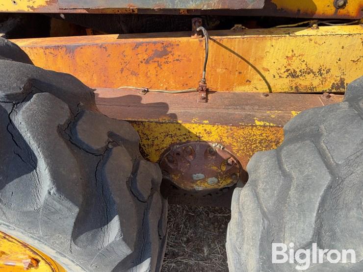caterpillar-12-image-13