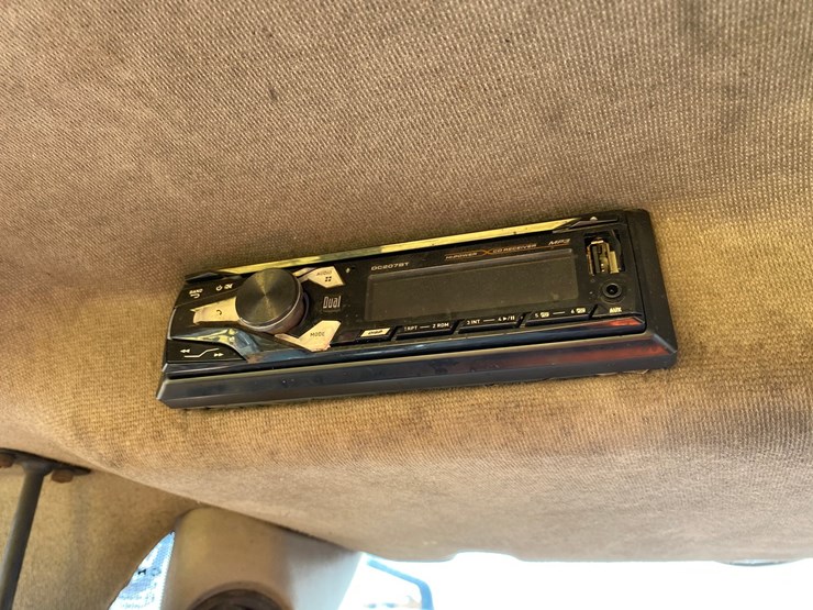 2012-case-521e-image-21