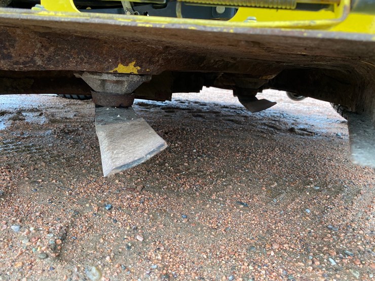 2002-john-deere-x485-image-15